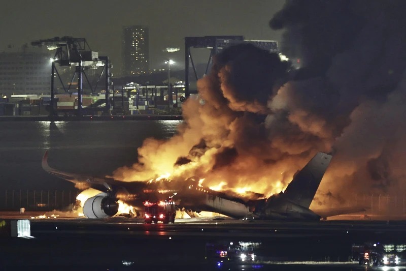 Tragedy Unfolds at Haneda Airport: Collision and Fire Claim Lives as Hundreds Safely Evacuated